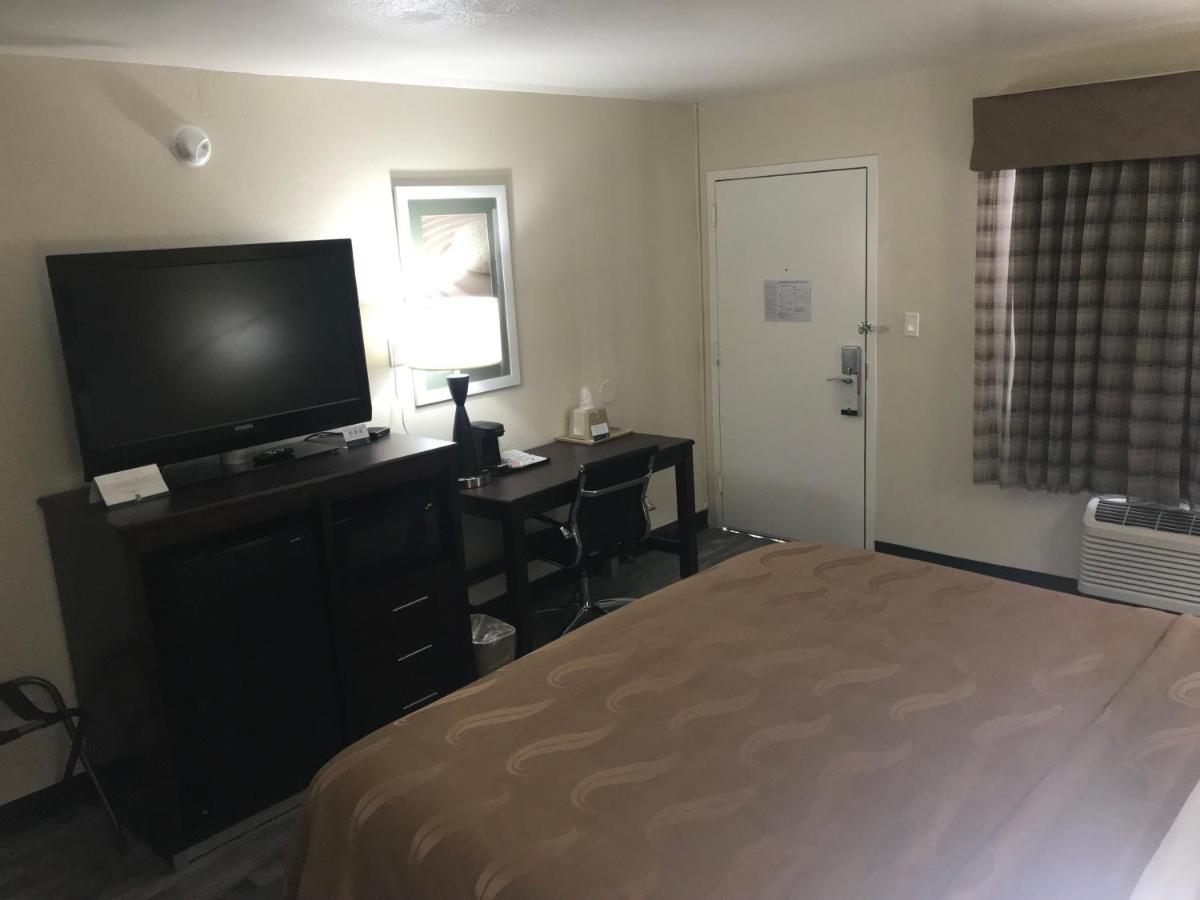 Quality Inn & Suites Near Downtown Mesa Dış mekan fotoğraf