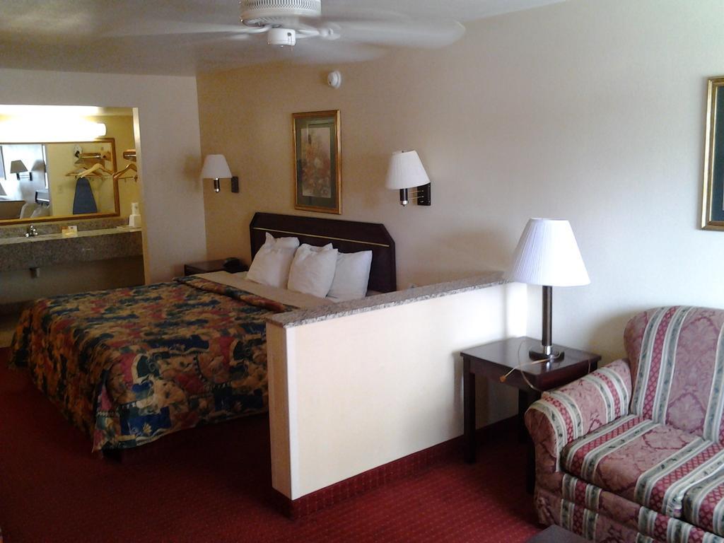 Quality Inn & Suites Near Downtown Mesa Dış mekan fotoğraf