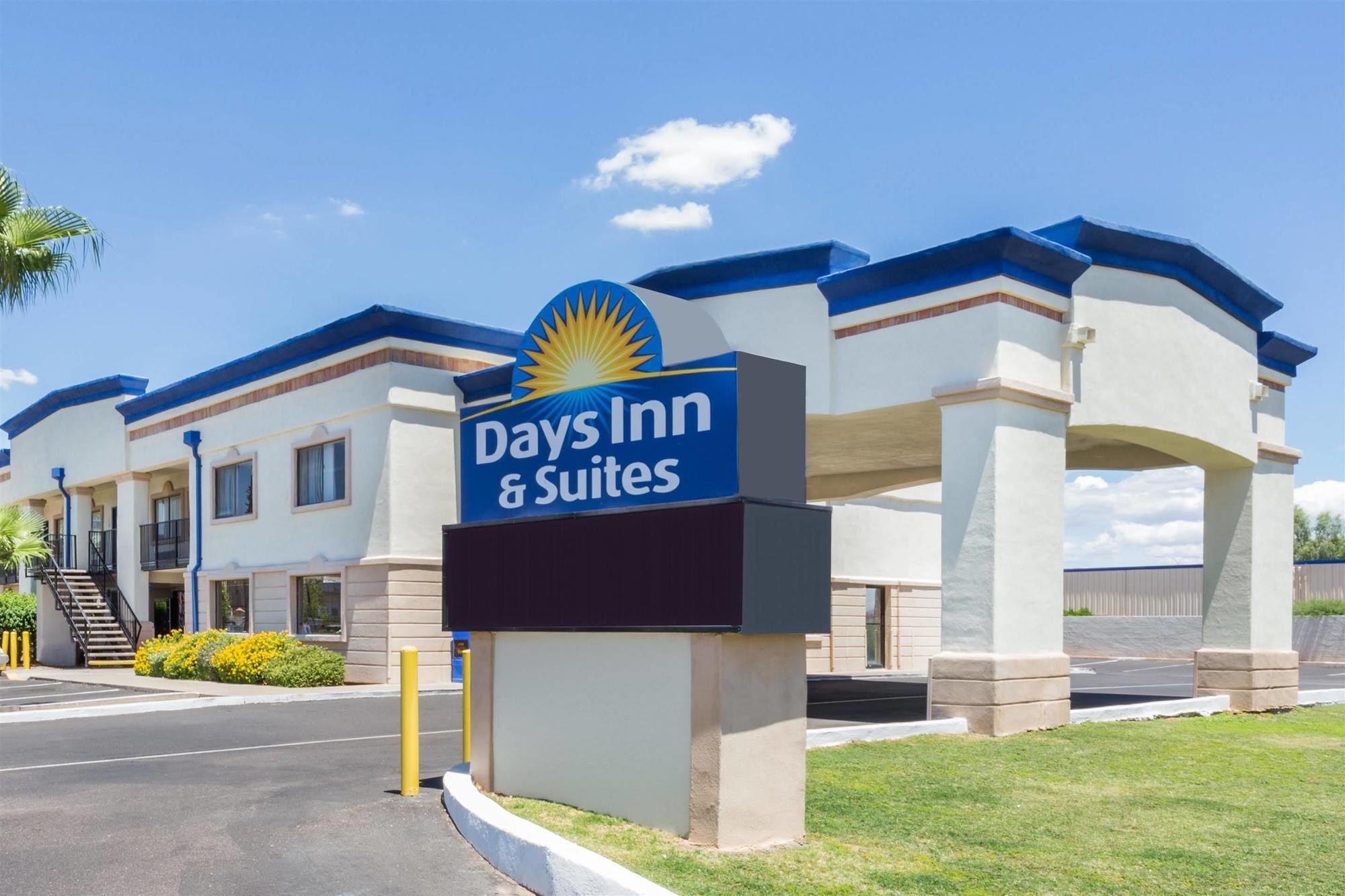 Quality Inn & Suites Near Downtown Mesa Dış mekan fotoğraf